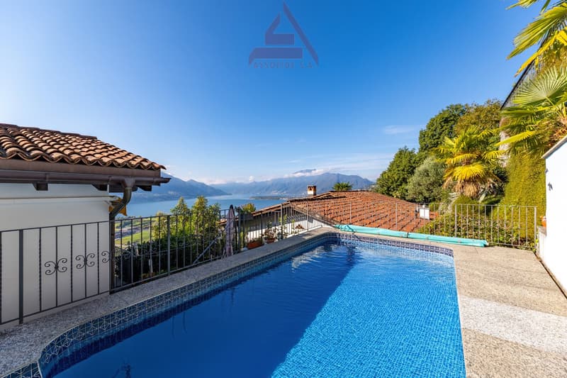Splendida villa bifamiliare a Gordola / Wunderschöne Doppelhaushälfte in Gordola (11)