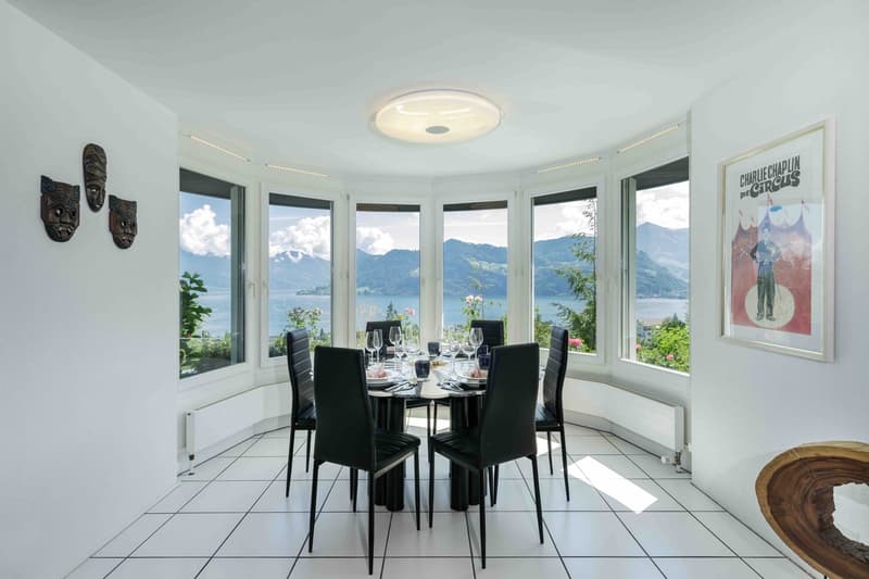 Exclusive Villa with Spectacular Lake and Mountain View (4)