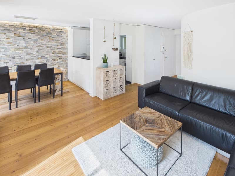 Stylishly renovated 6.5 room row house (3)
