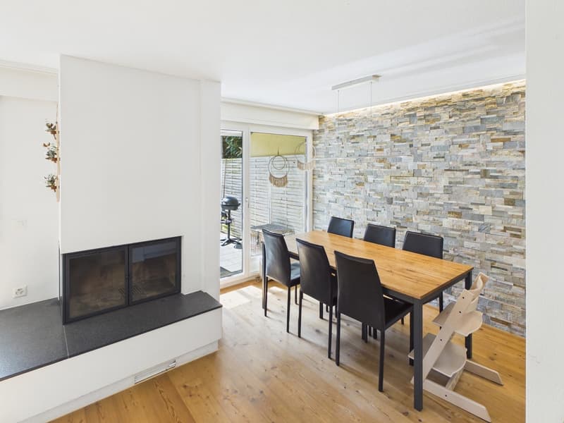 Stylishly renovated 6.5 room row house (4)