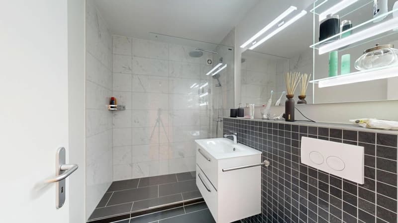 Moderne 2-Zimmer-Wohnung mit grossem Sitzplatz (8)