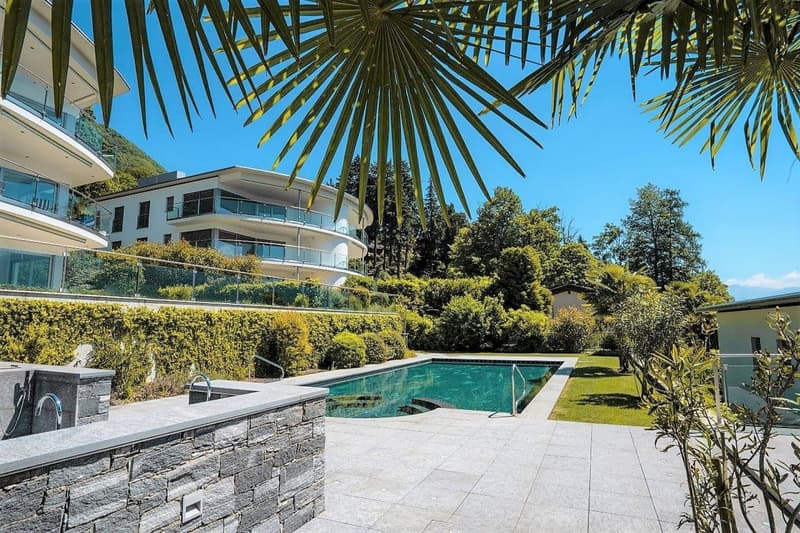Prestigioso appartamento con giardino in residenza di lusso con piscina / Elegante Gartenwohnung in einzigartiger Luxusresidenz mit Schwimmbad (1)
