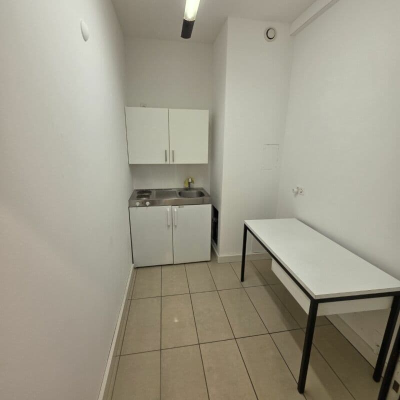 Büro in der Lugano-Innenstadt zu vermieten (7)