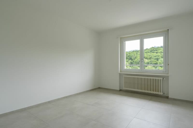Letzte Etage 4.5 Zimmer in Taverne zu vermieten (8)