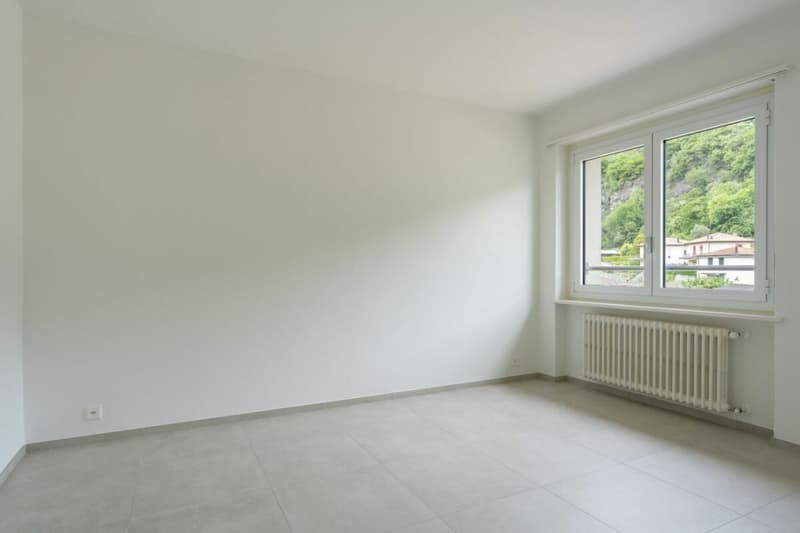 Letzte Etage 4.5 Zimmer in Taverne zu vermieten (7)