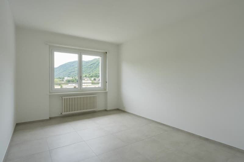 Letzte Etage 4.5 Zimmer in Taverne zu vermieten (10)