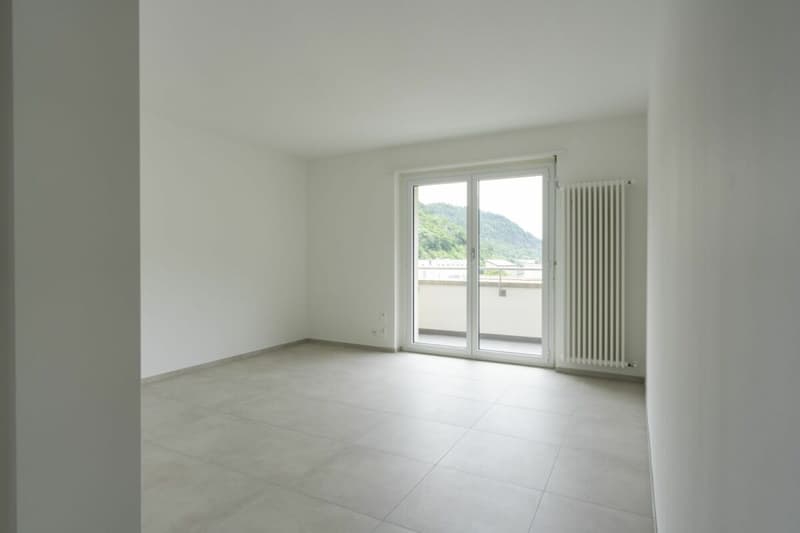 Letzte Etage 4.5 Zimmer in Taverne zu vermieten (9)