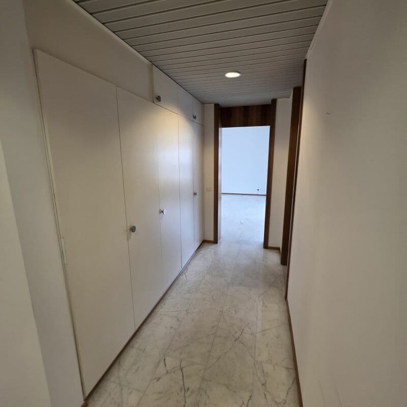 Büro in der Lugano-Innenstadt zu vermieten (9)