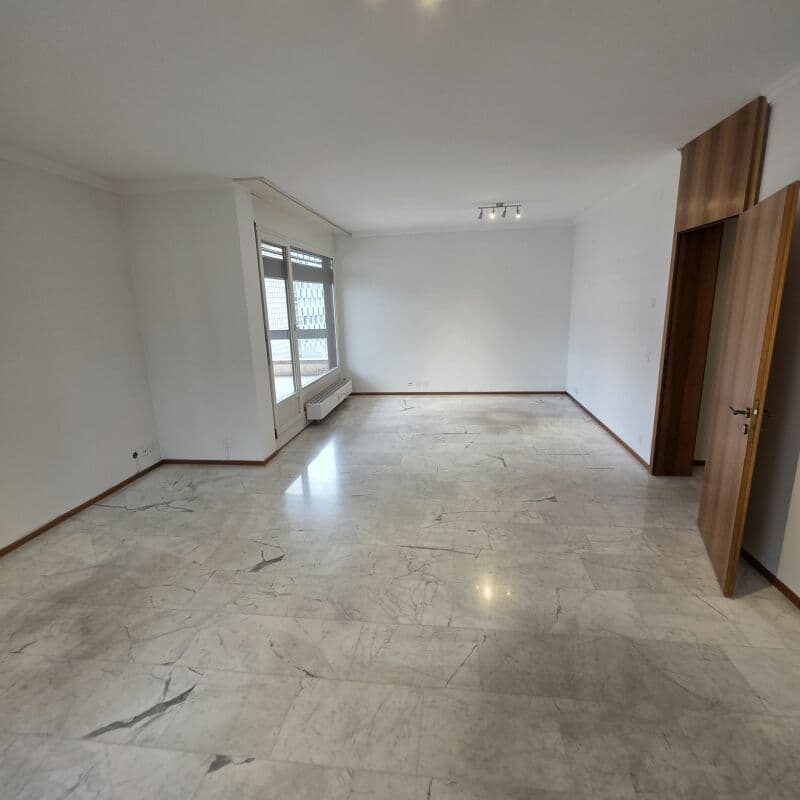 Büro in der Lugano-Innenstadt zu vermieten (2)