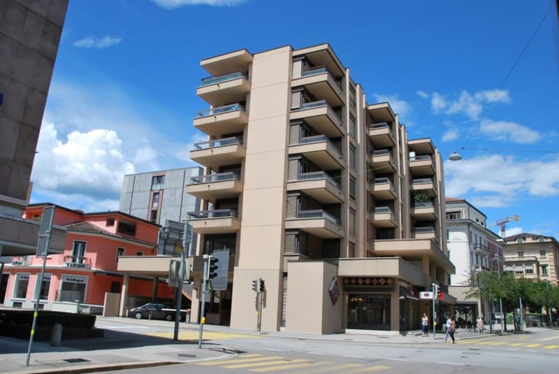 Appartement rénové récemment recherché dans le centre-ville de Lugano (1)