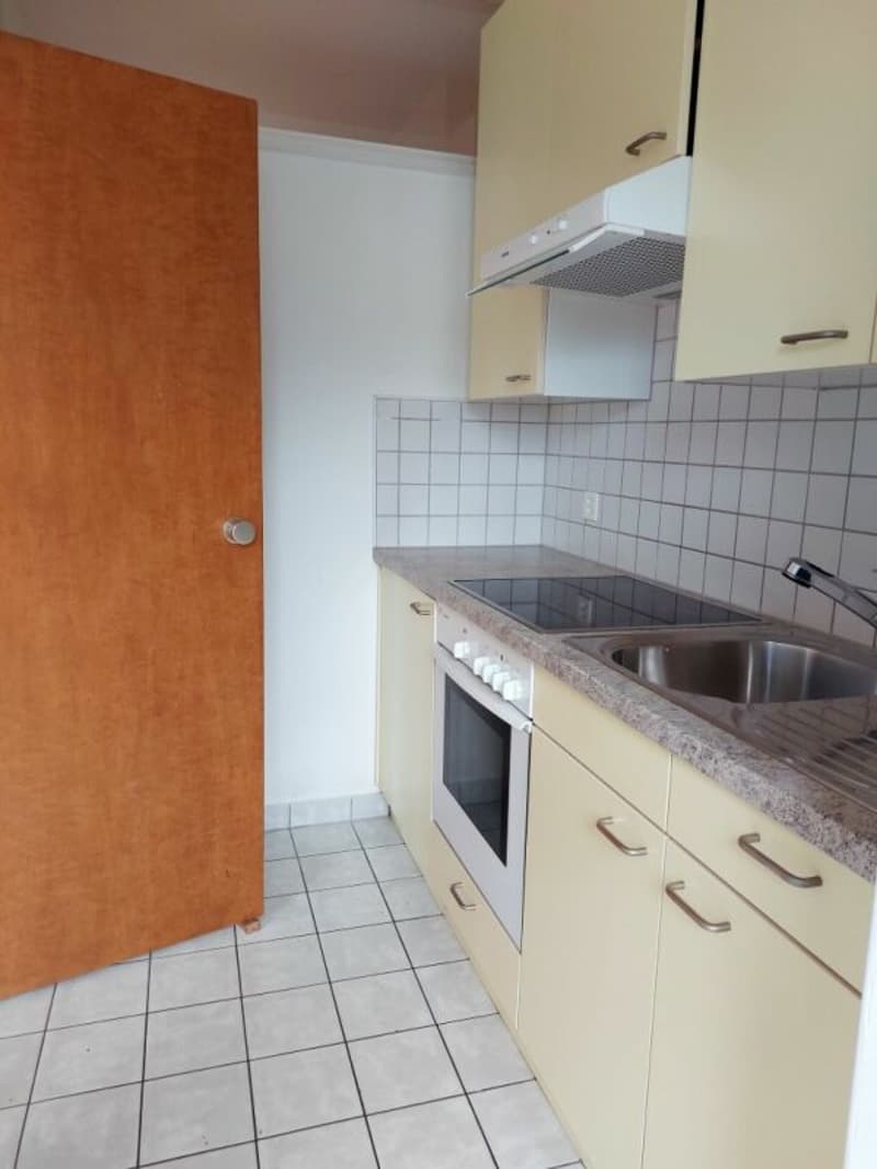 Affittasi appartamento di 2.5 locali al 2°piano (2)