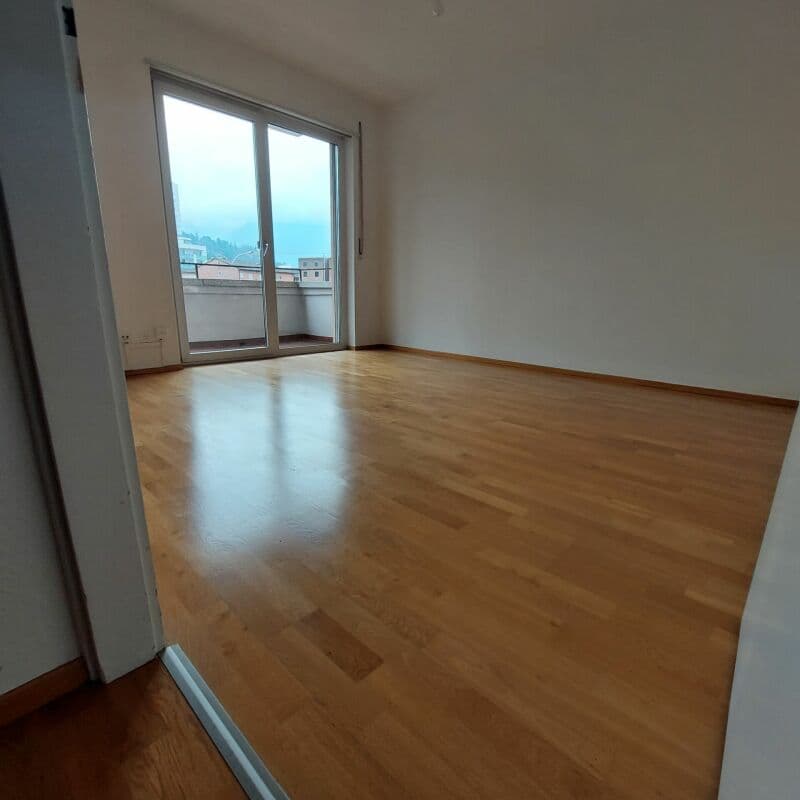 Affittasi appartamento di 2.5 locali al 2°piano (3)