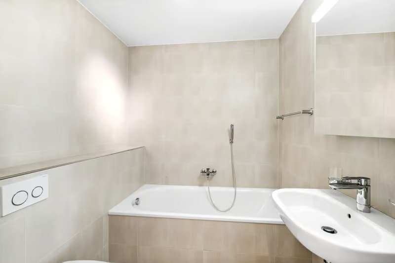 Geräumige 4.5-Zimmer-Wohnung mit Balkon in Baden (4)