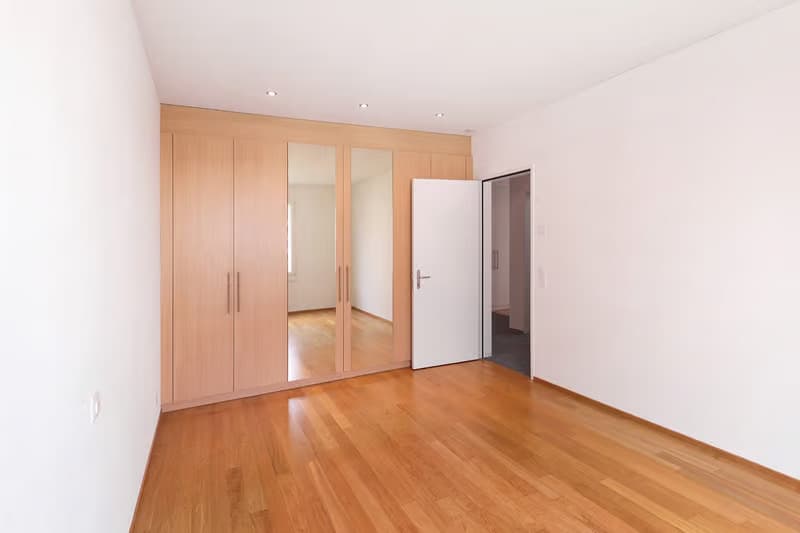 Helle 4.5-Zimmer-Wohnung mit Balkon in Zug – ab sofort verfügbar! (11)