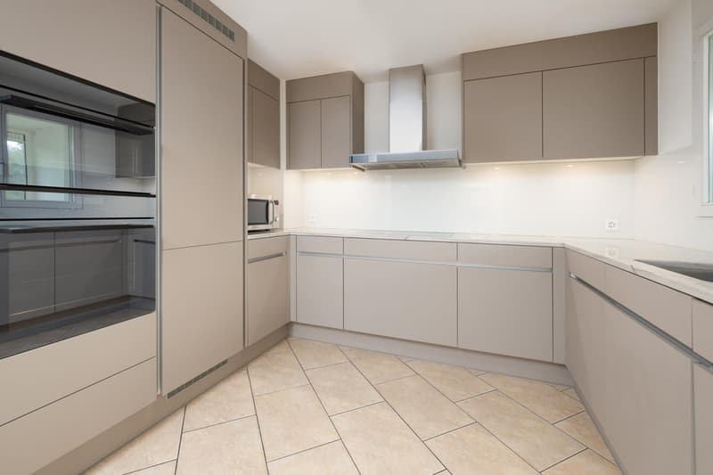 Geräumige 4.5-Zimmer-Wohnung mit Balkon und Garage in Thalwil (8)