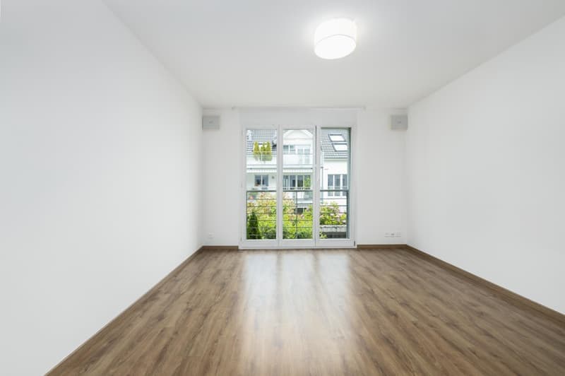 Geräumige 4.5-Zimmer-Wohnung mit Balkon und Garage in Thalwil (3)