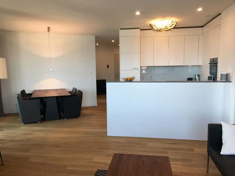 Moderne 3.5-Zimmer-Wohnung mit Balkon und Bergblick in Risch-Rotkreuz (5)