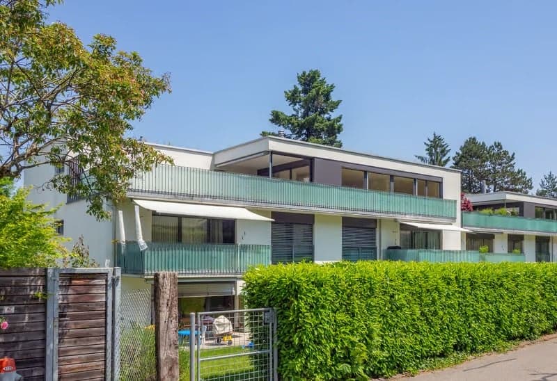 Geräumige 4.5-Zimmer-Wohnung mit Balkon und Kamin in Horgen (6)