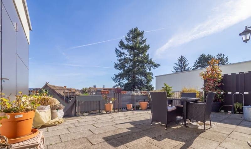 Geräumige 4.5-Zimmer-Wohnung mit Balkon und Kamin in Horgen (4)