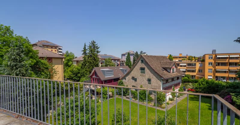 Geräumige 4.5-Zimmer-Wohnung mit Balkon und Kamin in Horgen (9)
