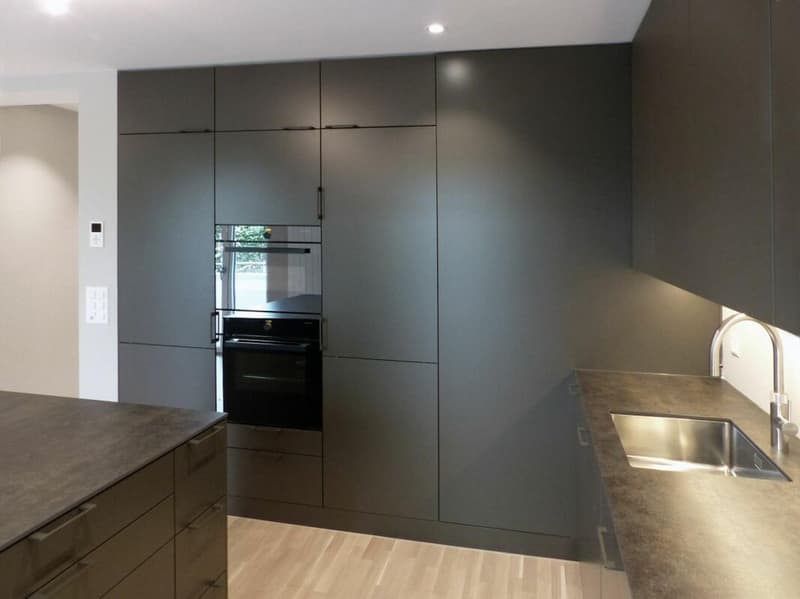 Geräumige 6.5-Zimmer-Wohnung mit Balkon und Garage in Basel (9)