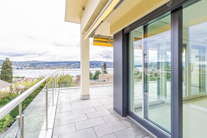 Grosszügige 4.5-Zimmer-Wohnung mit Seesicht in Rüschlikon (17)