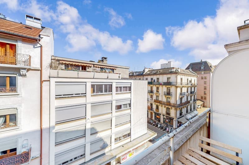 Charmant studio meublé de 1.5 pièces avec balcon à Genève (1)