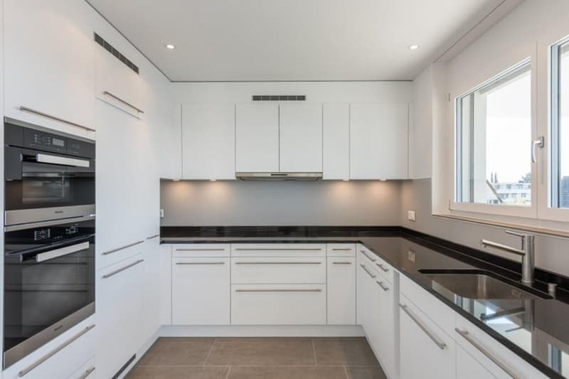 Helle 4.5-Zimmer-Wohnung mit Balkon in Rapperswil-Jona (2)