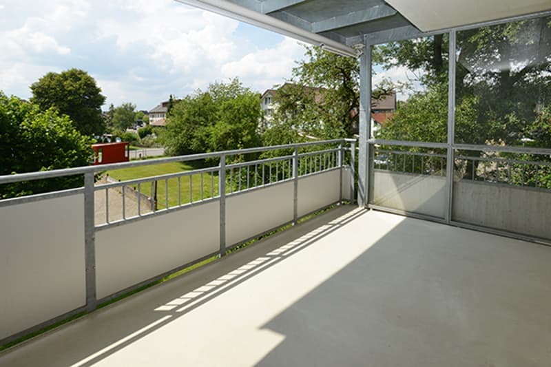 Helle 2.5-Zimmer-Wohnung mit Balkon in Uster – sofort verfügbar! (1)