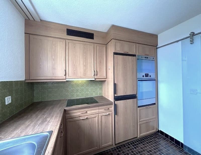 Sonnige 3.5-Zimmerwohnung mit grandioser Aussicht an zentraler Lage in Regensdorf (4)
