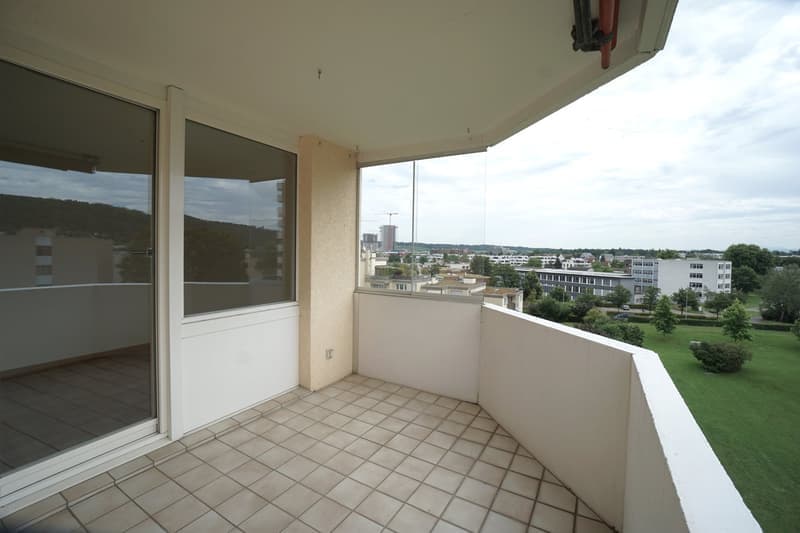 Sonnige 3.5-Zimmerwohnung mit grandioser Aussicht an zentraler Lage in Regensdorf (10)