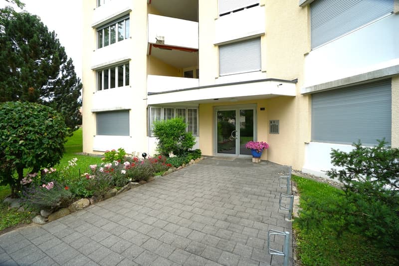 Sonnige 3.5-Zimmerwohnung mit grandioser Aussicht an zentraler Lage in Regensdorf (9)