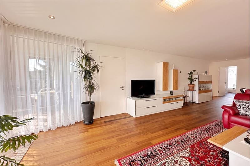 Charmante 4.5-Zimmer-Wohnung mit Balkon und Stadtblick in Thun (9)