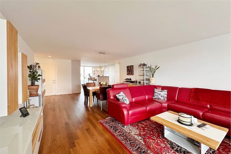 Charmante 4.5-Zimmer-Wohnung mit Balkon und Stadtblick in Thun (6)