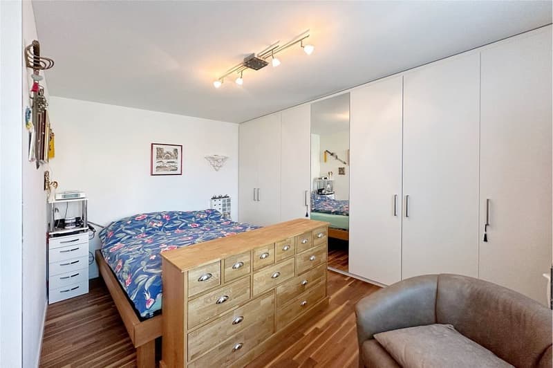 Charmante 4.5-Zimmer-Wohnung mit Balkon und Stadtblick in Thun (13)