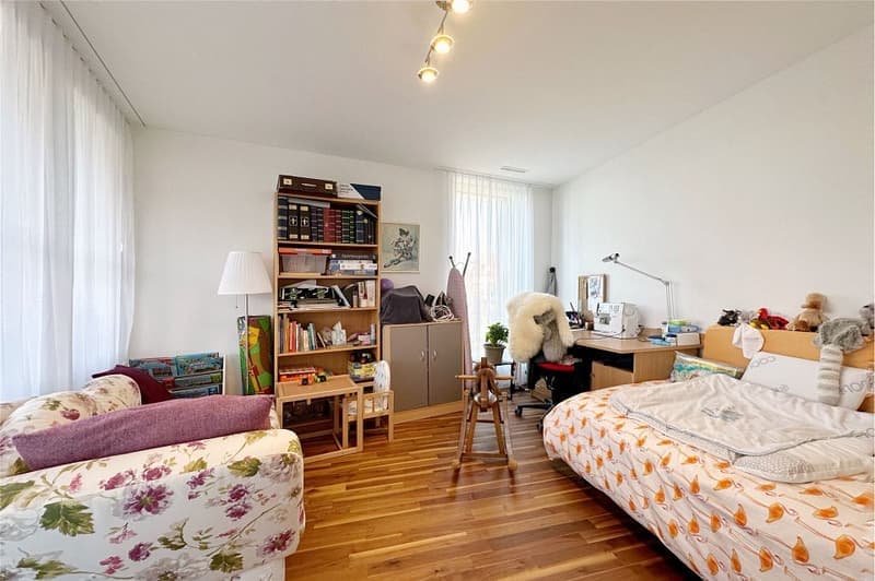Charmante 4.5-Zimmer-Wohnung mit Balkon und Stadtblick in Thun (1)