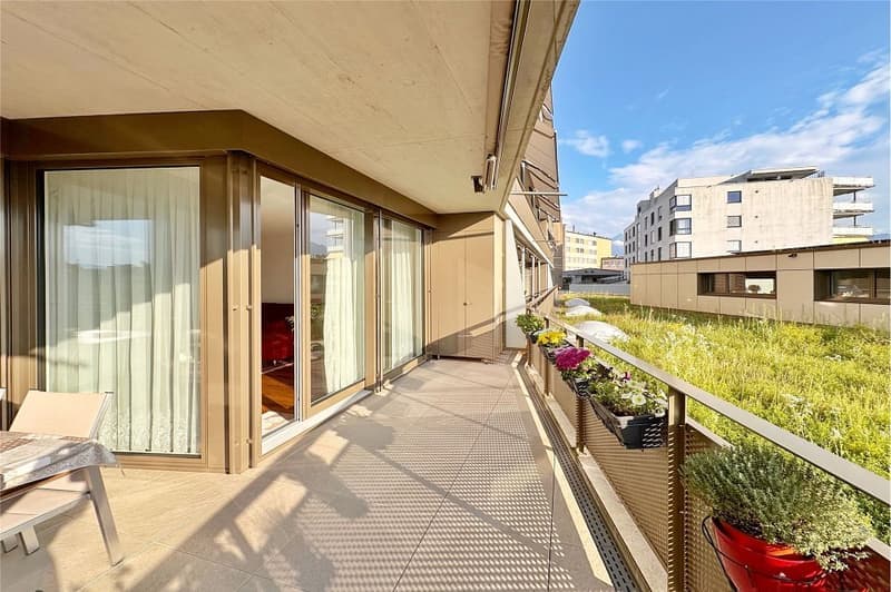 Charmante 4.5-Zimmer-Wohnung mit Balkon und Stadtblick in Thun (4)