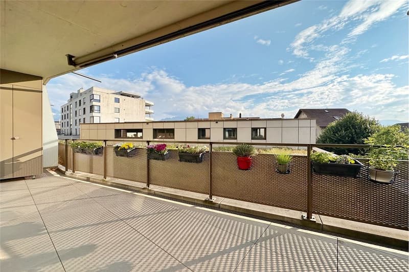 Charmante 4.5-Zimmer-Wohnung mit Balkon und Stadtblick in Thun (11)
