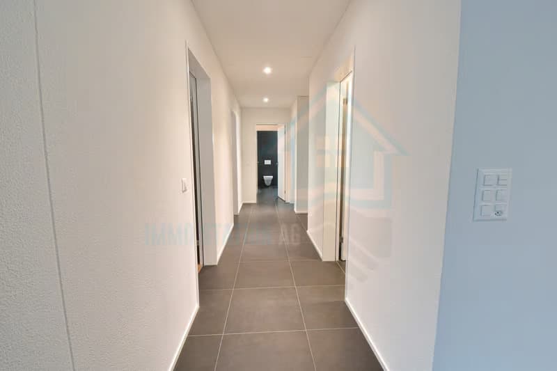Helle 4.5-Zimmer-Wohnung mit Balkon und Garage in Zofingen – ab sofort verfügbar! (1)