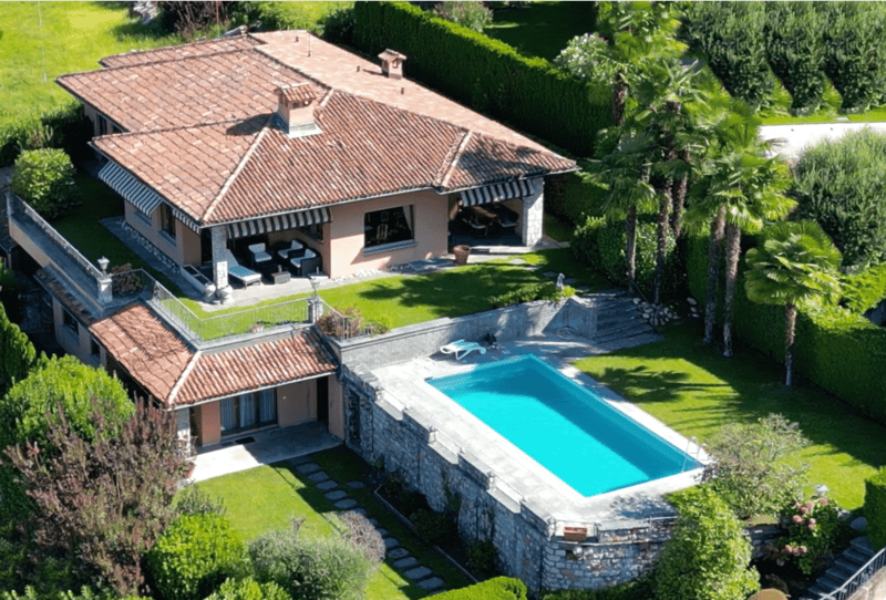 Lugano, Davesco: Villa vista lago con giardino e piscina (1)
