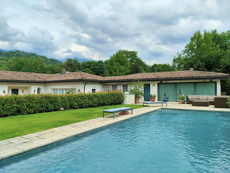 Origlio: Villa di lusso con ampio parco privato e piscina (1)