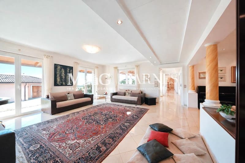 Lugano: Elegante Villa con piscina e dépendance (7)