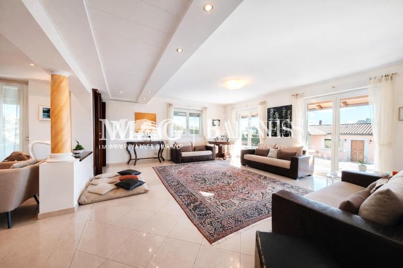 Lugano: Elegante Villa con piscina e dépendance (8)