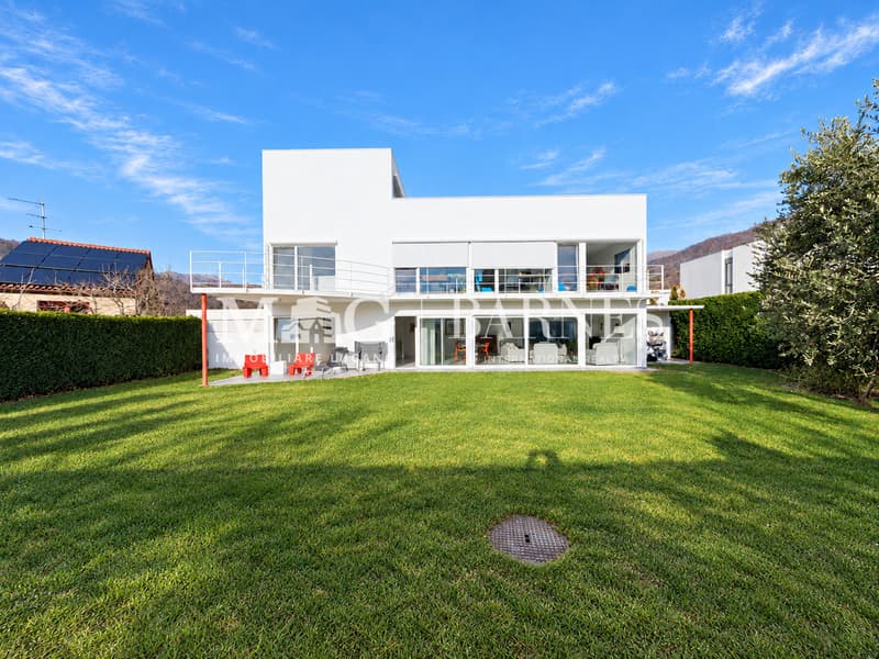 Lugano, Dino: Villa moderna con giardino, terrazze e vista aperta (1)