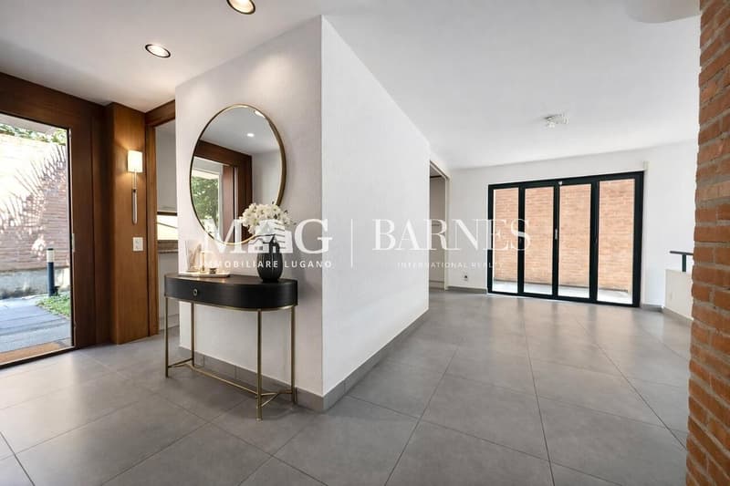 Lugano: Villa vista lago con giardino privato (13)
