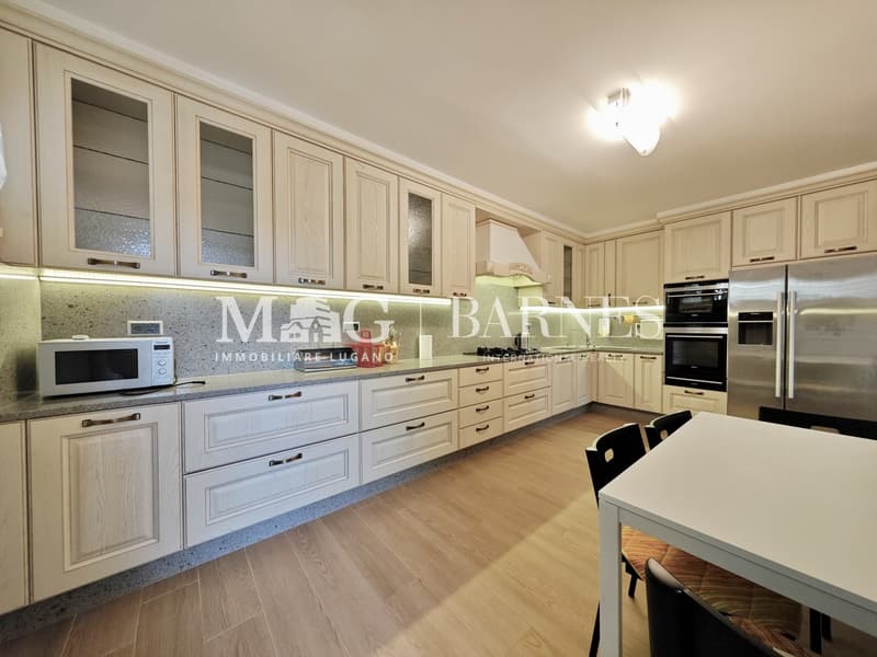 Montagnola, Collina d'Oro: Villa con piscina e vista lago (13)