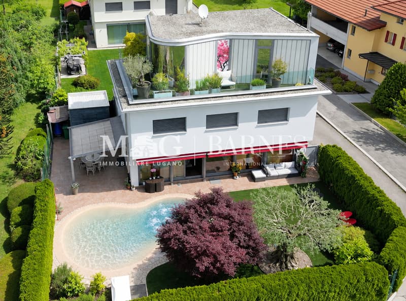 Mendrisio, Stabio: Grande casa unifamiliare con giardino e piscina (1)