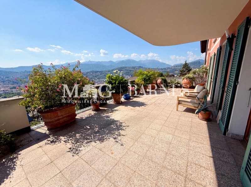 3.5 Locali Eleganza d'epoca con terrazza panoramica sul Lago di Lugano (3)