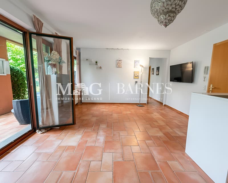Lugano, Collina d'Oro: 2.5 locali con giardino e patio di 70 mq (7)