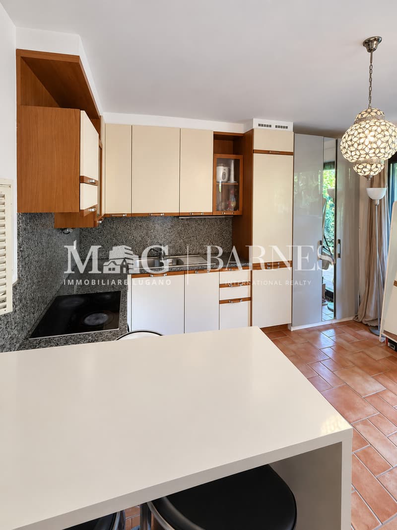 Lugano, Collina d'Oro: 2.5 locali con giardino e patio di 70 mq (6)